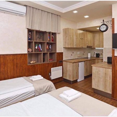 Family Mini-Hotel Martirosyan'S And Tours Jerevan Eksteriør billede