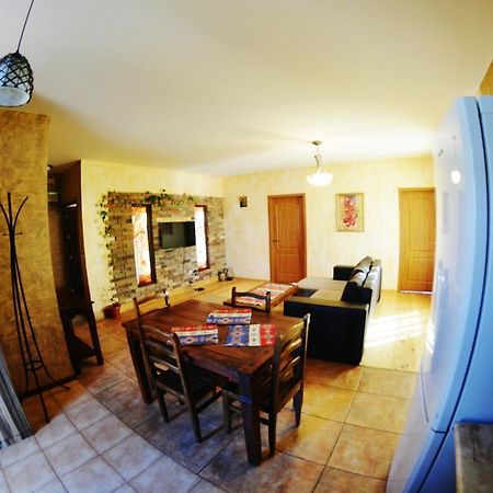 Family Mini-Hotel Martirosyan'S And Tours Jerevan Eksteriør billede