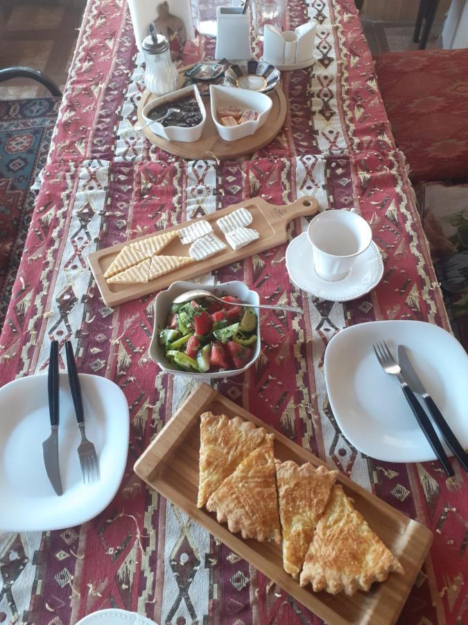 Family Mini-Hotel Martirosyan'S And Tours Jerevan Eksteriør billede