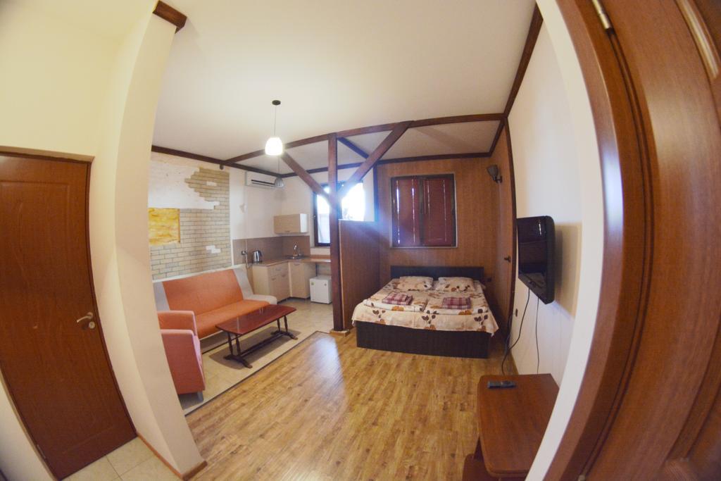 Family Mini-Hotel Martirosyan'S And Tours Jerevan Værelse billede