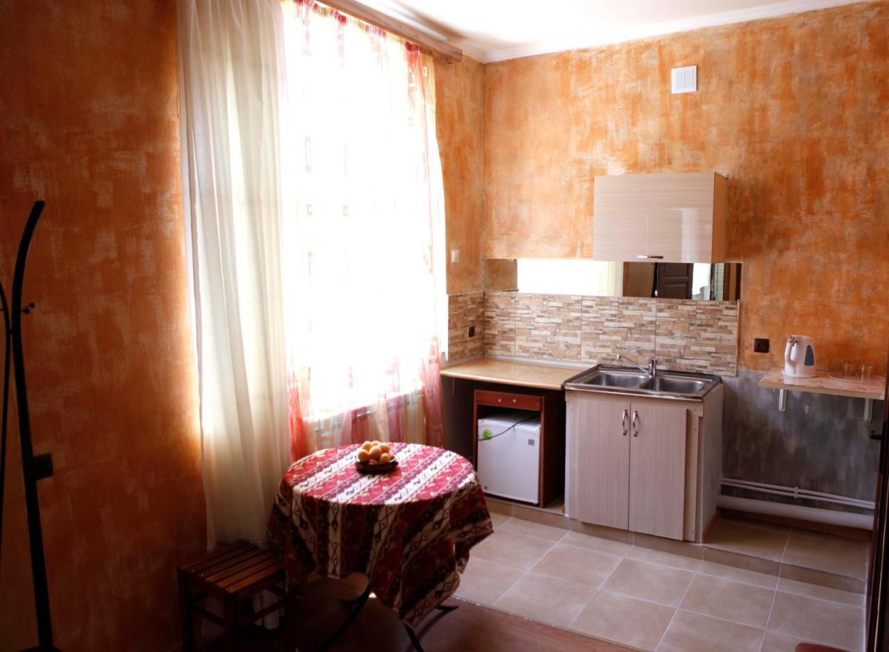 Family Mini-Hotel Martirosyan'S And Tours Jerevan Eksteriør billede