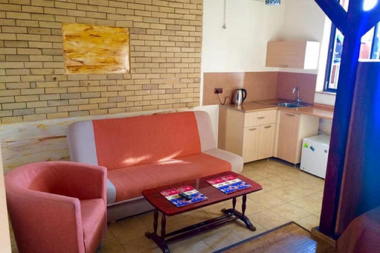 Family Mini-Hotel Martirosyan'S And Tours Jerevan Værelse billede